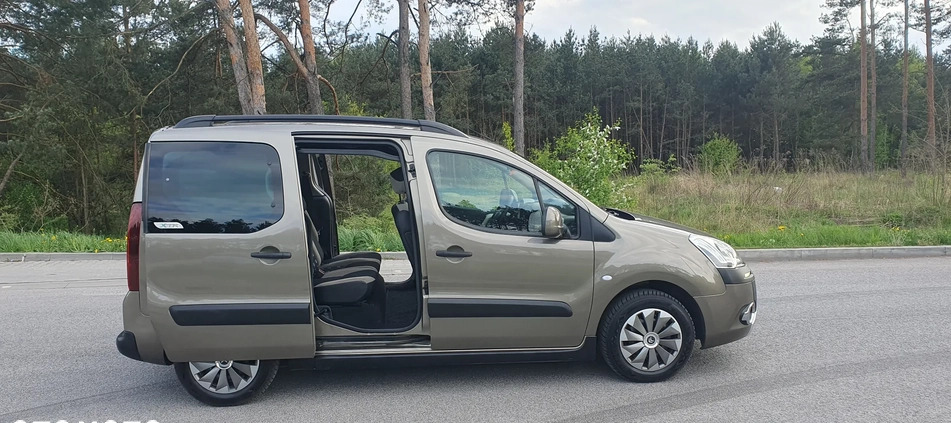 Citroen Berlingo cena 33900 przebieg: 240000, rok produkcji 2014 z Kielce małe 232